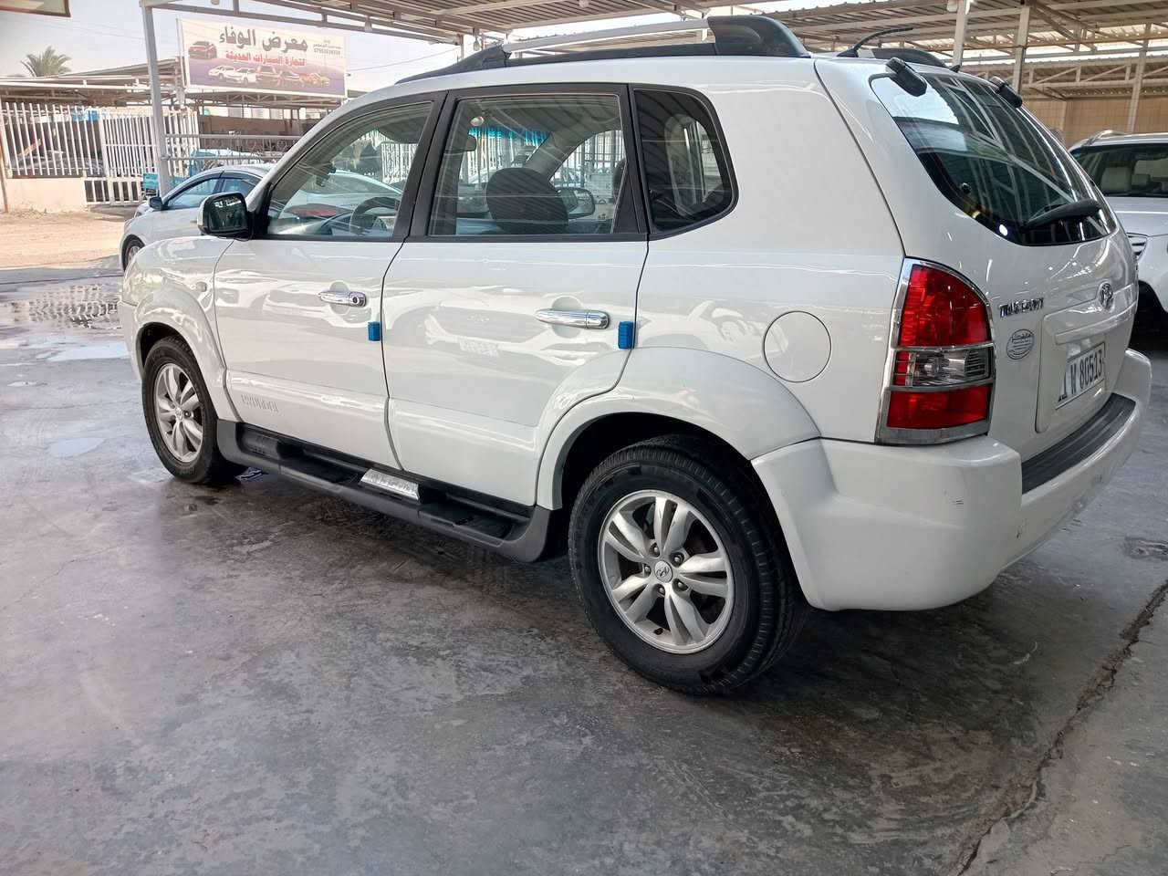 السلام عليكم عندي توكسان 2009 خليجي للبيع او مراوس حسب القناعه مكينه 2000 دوش رقم بغداد الانكليزي السيارة جاهزة وماناقصها كلشي بيها صبغ بسيط شبر بل بنيد شبر جاملغ ونص باب الأيمن غيرهن اني خسارلك السونار  السعر 120 وبيها مجال يرهم تنطي 80 والباقيات قصط أو وعده للاستفسار الاتصال ***********/***********
