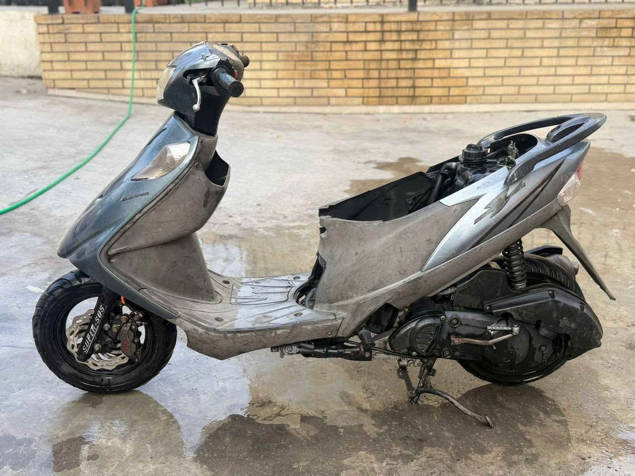 متاح سازوكي ادرس ياباني  السرعه140 رمبه برغي ممفتوح بيهه دراجه مال حاويه أول تبديلة دهن الهه صارلهه 10تيام ***********
