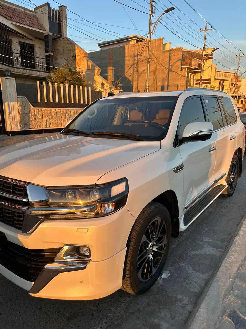 للبيع لاندكروز موديل 2021 كراند تورنك
8 سلندر 4600 GXR 
عداد المسافه 119.000 كم 
كفاله عامه كير محرك صبغ
رقم اربيل 
***********
السعر 570
