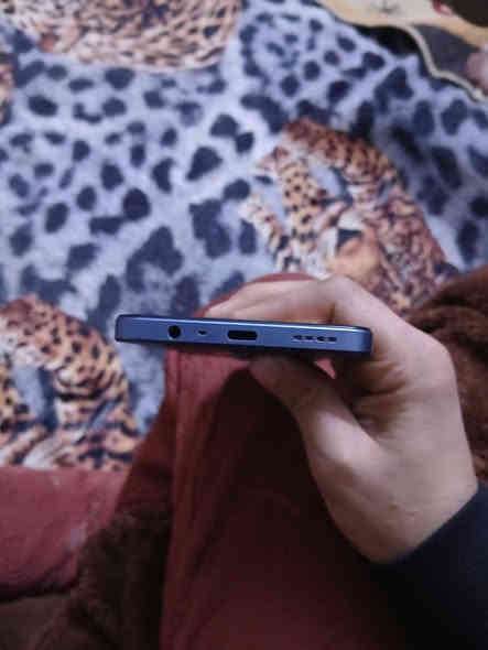 سلام عليكم عندي تلفون للبيع ريلمي63 ذاكره 128 رقم *********** مستعجل حيل
