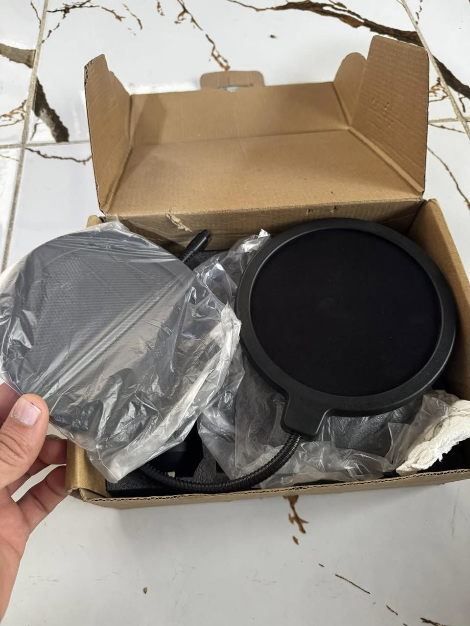 مايكو استيديو 
السعر 40 الف 
***********
