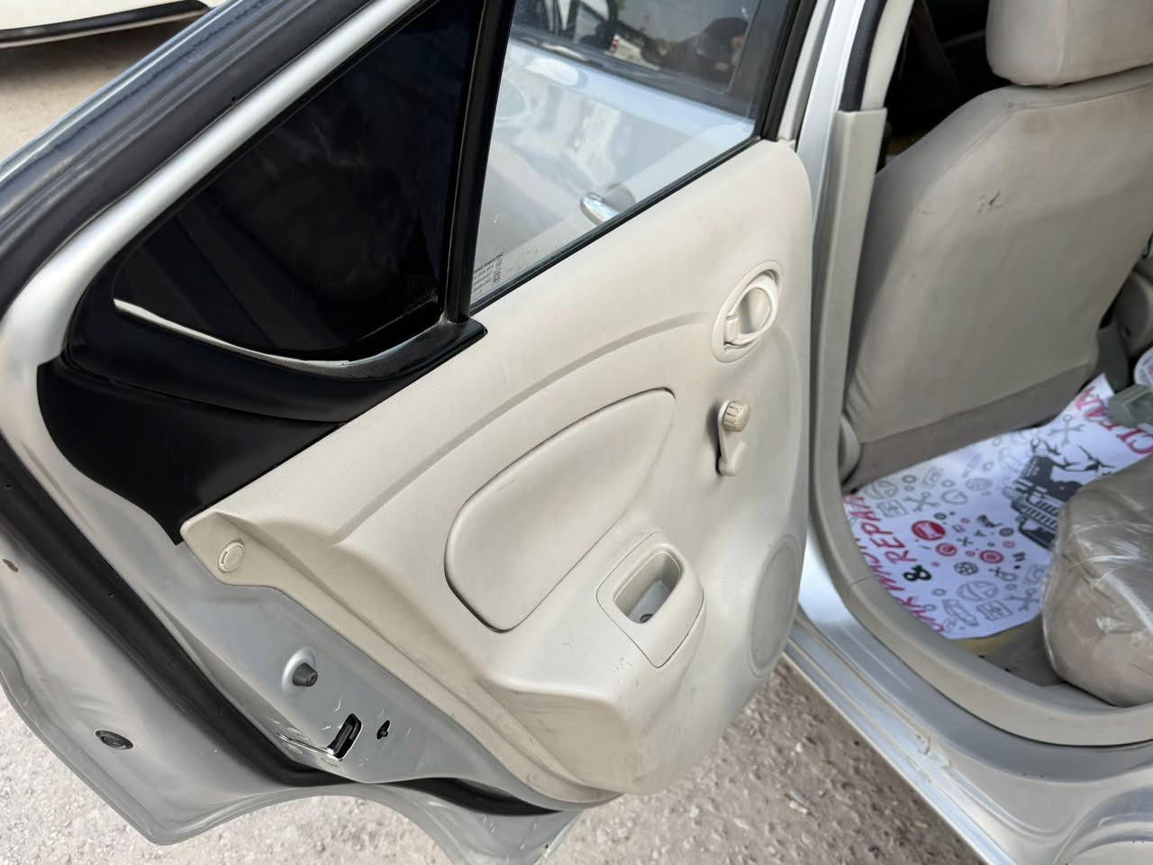 سني 2016 بيها صبغ بالجاملغ الورة السايق شوية وطخة زغيرة الجاملغ  الخلفي سنوية وهزة جديدة تحويل مباشر السعر 85 ورقة 
السيارة موجودة ديالى بخان بني سعد

0770 539 9565
