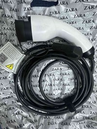 شاحن للبيع اصليه جتي ويا سيارة مستعمل شي كلش قليل مكاني بغداد السعر 55...