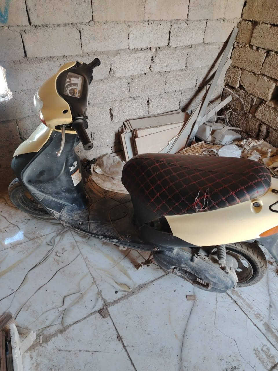 سلام عليكم ذبانه للبيع رياضي
السعر 250 وبي مجال ***********
