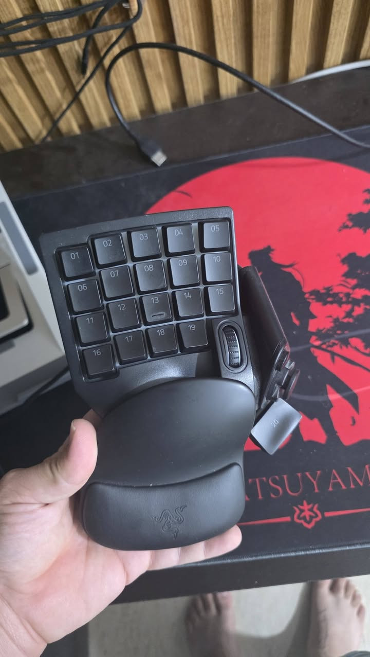 كيبورد keypad احترافي ريزر
بي ٢٦ دكمة قابلة للتخصيص بشكل كامل مع وجود تيربو لكلك دكمة  مع  RGB  قابل للتخصيص 

الكيبورد جدا نظيف واستعمال قليل 

سعره ٦٠ الف مع التوصيل قفل


**إذا كنت صاحب هذا الإعلان وتريد حذفه لأي سبب، رجاءا أرسل رسالة إلى الدعم الفني**