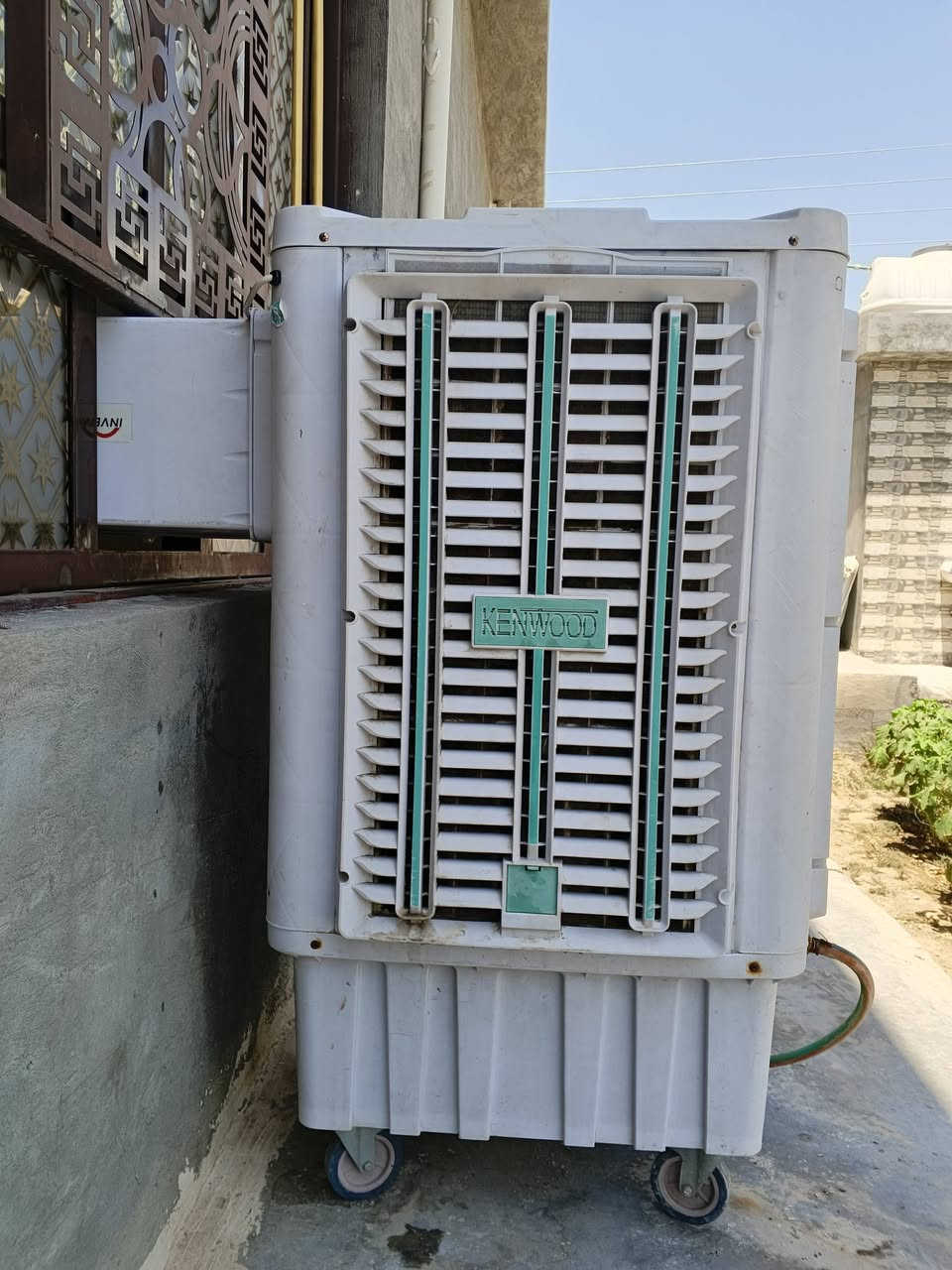 سلام عليكم 
مبرده ( كونفيره) استعمالها سنه 
كلشي مابيها 
رايدها ب 225 وبيها مجال 
رقمي واتساب ***********
متواجد خاص
