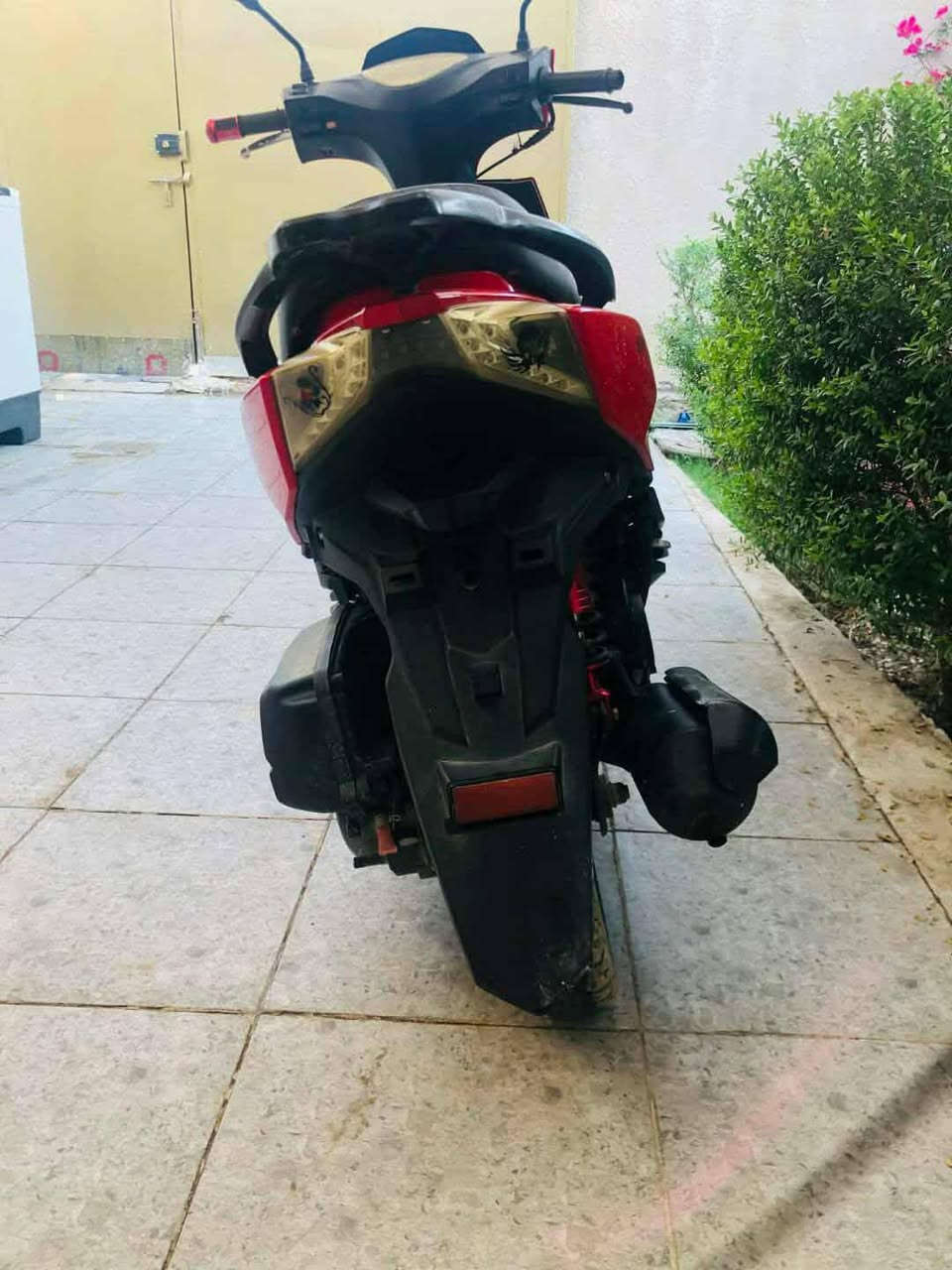 سلام عليكم دراجه fsللبيع كامله مابيه اي نقص واحلى من صوره بعد سعر350 وبيه مجال قليل اتصال عل رقم *********** غير متواجد عل فيس اتصال فقط
