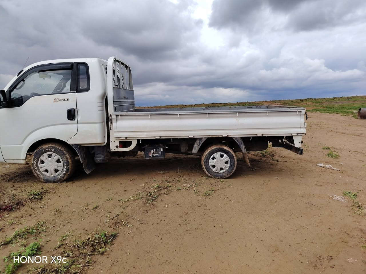 كيا 2011 مقفوله من كل عيب السعر والاستفسار على هذا الرقم ***********
