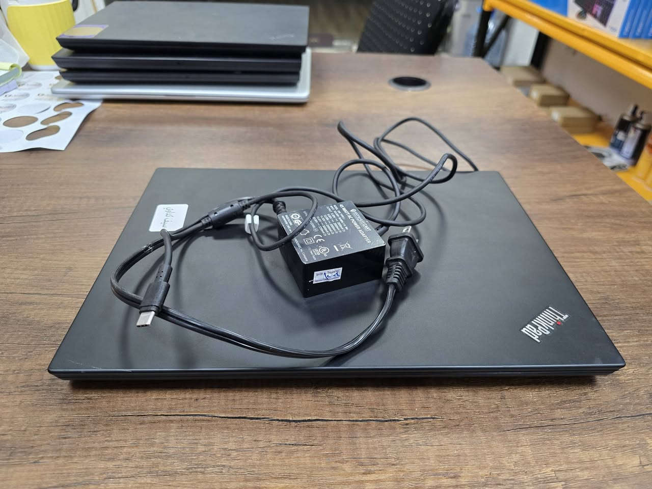 عرض نار 🔥 من مركز كداوي تيك 
عرضنا اليوم على لابتوب لينوفو Think Pad L480 
مواصفات اللابتوب 
■ نظافة عالية جدا ( مجدد )
■ معالج كور اي ٥ من الجيل الثامن وبثمان انويه 
■ رام ٨ كيكا بايت Ddr4
■ هارد اس اس دي ٢٥٦ كيكا بايت 
■ معالج رسومات مدمج انتل الترا اج دي ٦٢٠  يفتح ٤ كيكا تشاركي 
■ الشاشة فول اج دي حجم ١٤ انج 
■ بطارية جديدة  تقرا ٦ ساعات بوضع الخمول انطيك بيها ضمان ساعة اذا اقل الجهاز يتبدل 
■ شاحن اصلي تايب سي 
■ كل المنافذ المهمة موجود وتكدر تشوفهن بالصور
■ الجهاز مفحوص بالكامل من قبلنا ومنصب علي ويندوز ١٠ اصلي مع كامل التعارف والبرامج الاساسية وحتى الاوفيس 

هداية واضافات 
●ماوس واير ليس من الي مسوين عليه عرض تكدر تشوف مواصفات الماوس بالصفحة 
● لصقات تعريب تحب تلصقهم او لا بكيفك
● ماوس باد ماركة مايكروسوفت

كل هاي المواصفات بسعر ٢١٠ الف دينار عراقي والتوصيل مجاني لجميع انحاء العراق 

ملاحظات 

□ الكمية محدودة 
□ تقدر تجي تستلمه باليد من مركزنا بعد ما تفحصه وتتاكد من نظافته وبخصم ٥ الالف اظافية
□ كل برامج الفحص موجودة على سطح المكتب تقدر تتاكد من سلامة الجهاز امام المندوب 
□ في حالة ظهور اي خلل بالجهاز خلال مدة ٣ ايام من تاريخ استلام الجهاز - المركز متكفل باستبدال القطعة باخرى من نفس الموديل .

عنوان مركزنا 
العراق / اربيل / شارع سلطان مظفر / مقابل مسجد صديقة خاتون 

للتواصل والاستفسار 
***********

#عرض_مميز
#لابتوب_مجدد
#لينوفو_ثينك_باد
#سيف_كداوي
#كداوي_تيك
#اربيل
