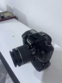 7D مارك تو كانون بسعر 475 و بيها مجال شوي واتساب 07815656439