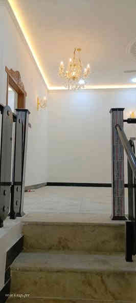 #اسعد_الله_اوقاتكم_بكل_خير 

دار سكن للبيع 🏠 #طابقين 

الدار عبارة عن فلة فاخرة بتصميم مميز

#المساحة :: 280 م 

#جنس_العقار :: طابو صرف زراعي المالك عراقي 

#العنوان :: إبي الخصيب قرب المحكمه الجديدة 

#يحتوي :: أربع ( 4 ) غرف منام وصالتين 

وصحيات داخلية في الطابق الأول والثاني وكراج واسع

وحديقة وصحيات خارجية خاصة بالضيوف ومطبخ 

وأستقبال ومناور اضافة إلى الدرج .

#نظام_العمل / أساس وسقف #كونكريت 

والبناء #بلوك من الدرجة الأولى / أصباغ عالمية

وضمان الماء والكهرباء خرائط متميزة 

البيت يقع على شارع تبليط 10م

#خارطة_الدار_تحت_اشراف_هندسي_متميز

الدار جاهز #للمشتري ان شاء الله

#السعر_المطلوب:: 185مليون قابل للتفاوض

الدار فارق جاهز للسكن 

#للأستفسار_اكثر أتصال 
***********
