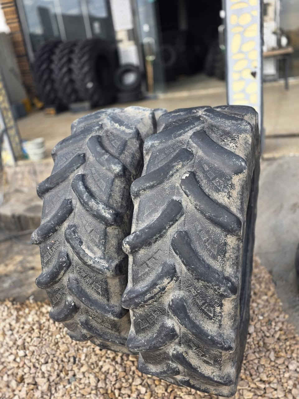 سلام عليكم تايرات
حجم /28/70/420
تركي باصلس 
***********
***********
