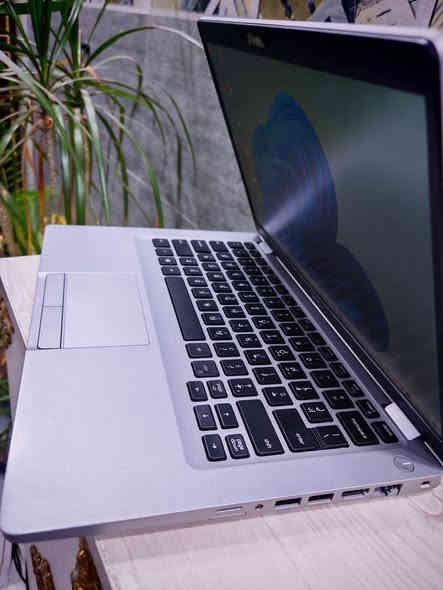 عرض بسعر مناسب كمية محدودة 🔥🔥🔥 
 Dell 5410 Ci5  من الجيل الثامن سلم خفيفة الوزن
السعر ( 230الف_عراقي) مناسب للدراسة والبرامج المكتبية والطباعة والتصفح للتواصل واتساب *********** يوجد اسعار خاصة للمكاتب توصيل لجميع محافظات العراق 
 العنوان بغداد شارع الصناعة مجمع الرياش مكتب اليسر
……………………
 ✓ لابتوب من الجيل الثامن  Dell 5410 
✓ المعالج Core i5 جيل الثامن 
✓ ذاكرة الوصول العشوائي (الرام) 8GB قابل للتطوير
✓ التخزين( الهارد) SSD 256GB قابل للتطوير
✓ مقاس شاشة(حجم الشاشة )  14 دقة الشاشة  FHD
✓ منفذ HDMI & TYPE C 
✓ كيبورد  عربي انكليزي
…………………………………
