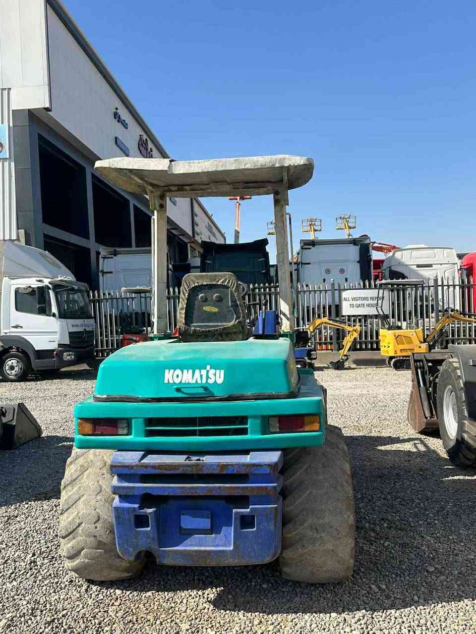 السلام عليكم شفل لبيع حجم 30 محرك عله وضع الشركه رقم بغداد السعر خاس ***********
