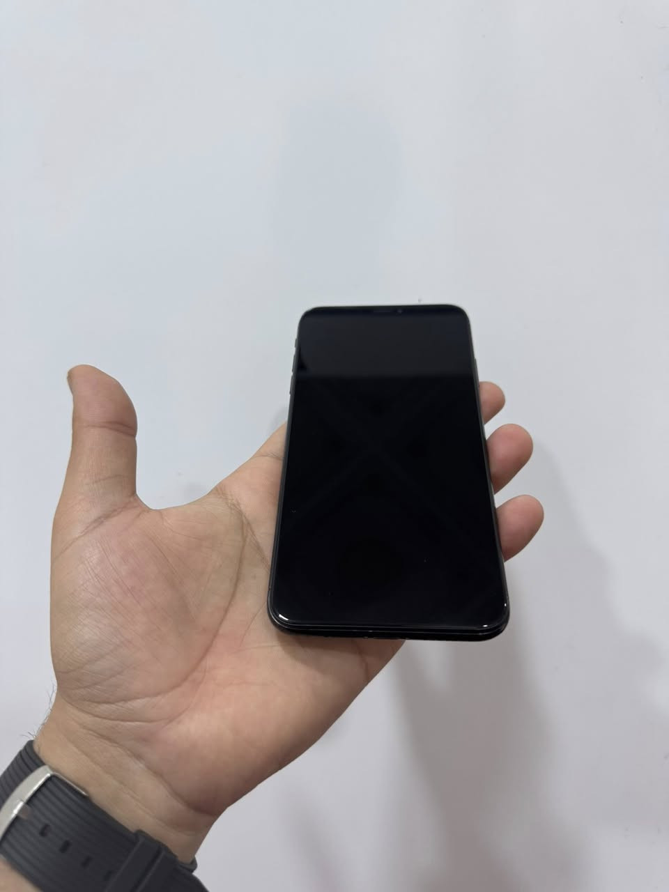 ايفون اكس ماكس ذاكره 64جهاز نضيف كلش مستبدل بطاريه اصليه اجهاز نضافه 100بل100العنوان بغداد السيديه اسعر 175الف رقم الهاتف ***********
