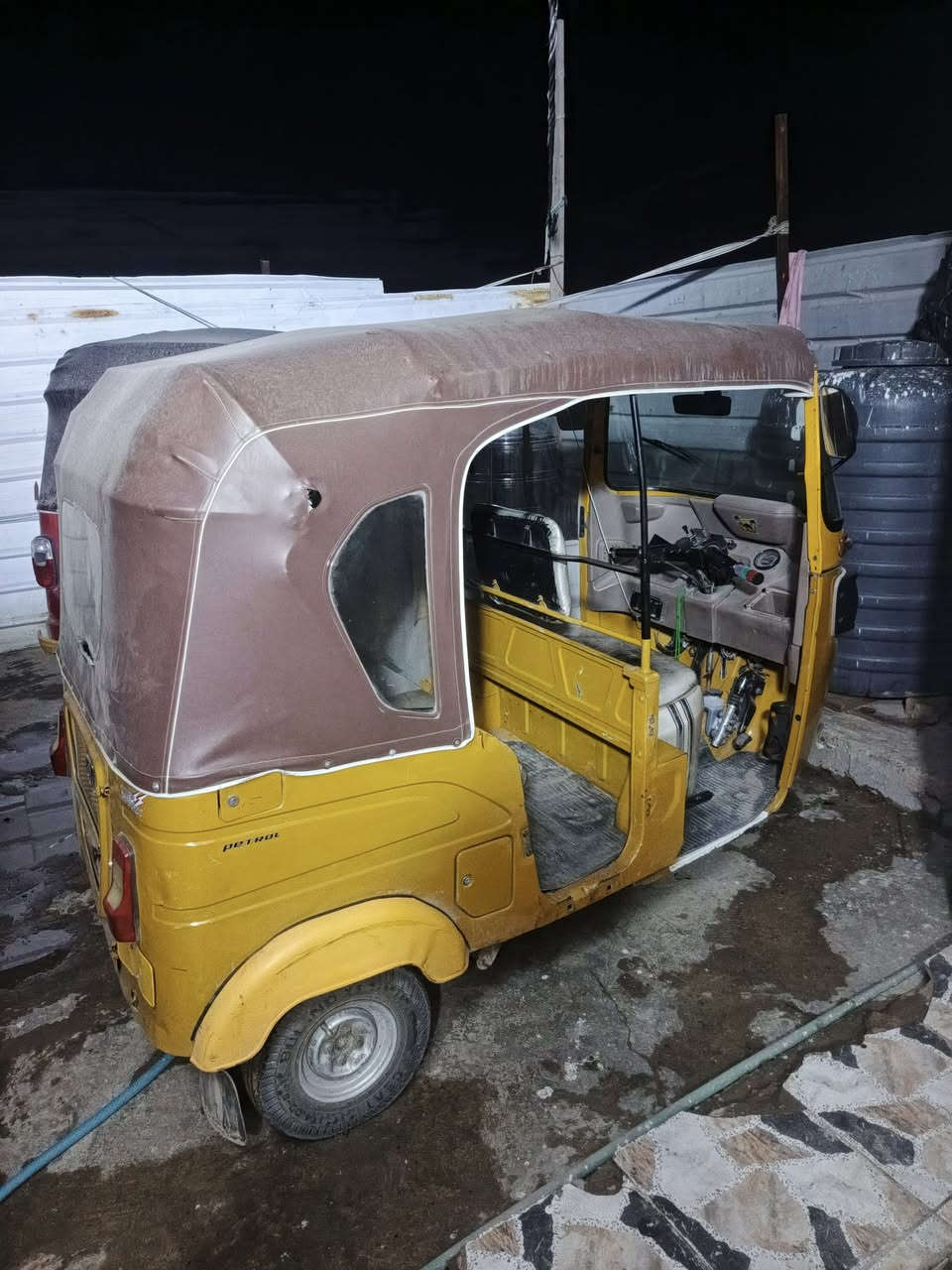 سلام عليكم شباب تكتك موديل 2021 شهر 3 تكتك لونين تكتك جاهزه مكينه وكير وكسل كله جاهز نضيفه صحابهه متوازي الأضلاع بيعتهه تحويل مباشر رقمهه بغداد مكان محموديه سعر 6500وبيهه مجال حك جيته ماكو هيج سعر كلب وشوف السعار رقم ***********
