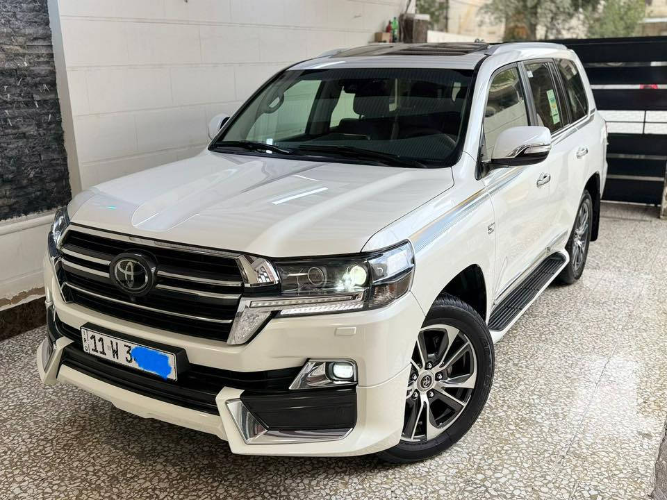 م
‎
اللهم صلي على محمد وآل محمد 

تيوتا لاندكروز 
2020 ( لكزس V.X.S )
‎ماشآءالله  شرط ماكو هيج نضافطها
‎جكات
‎محرك (5.700) ليكزز
‎‏‎ماشييه 59 كم حقيقي
‎‏‎لاندكروز VX.S 
موديل.موديل 2020 اخذته بسنته زيرو. على ايدي السياره 
فول مواصفات 

السيارة مواصفات اللكزس 
‎جوبلس تصعد وتنزل شاحن لاسلكي ‎‏‎-نضام ترحيب عند الاقتراب
 دبل ماوس 
شاشة تحكم لكزس ‎‏‎- شاشات عدد 3 ‎
تشغيل عن بعد ‎
كراسي كهرباء مكينة V8 /5.7 زراك لايت
‎‏5 بصمة ابواب سيستم صوت لكزس ستيرن صاج  
‎فور ويل
‎‏‎حساسات امامي خلفي  نضام ايكو تقليل صرفي 
ثلاجة 
‎‏‎مواصفات VX.S معروفة ما يحتاج اذكر لبقية 
مكفولة كفالة عامة 
سيارة حيل نظيفة كلشي عل بلاد لوك
سنوية جديد مجدده 2031 وهزه ورقم انكليزي 
باسمي السنوية بشرط تحويل 
سيارة مابيـها دينار مصرف كامل من كل نواحي
 
اتصل على رقم 

‭0776 390 8578‬

‎‏‎
