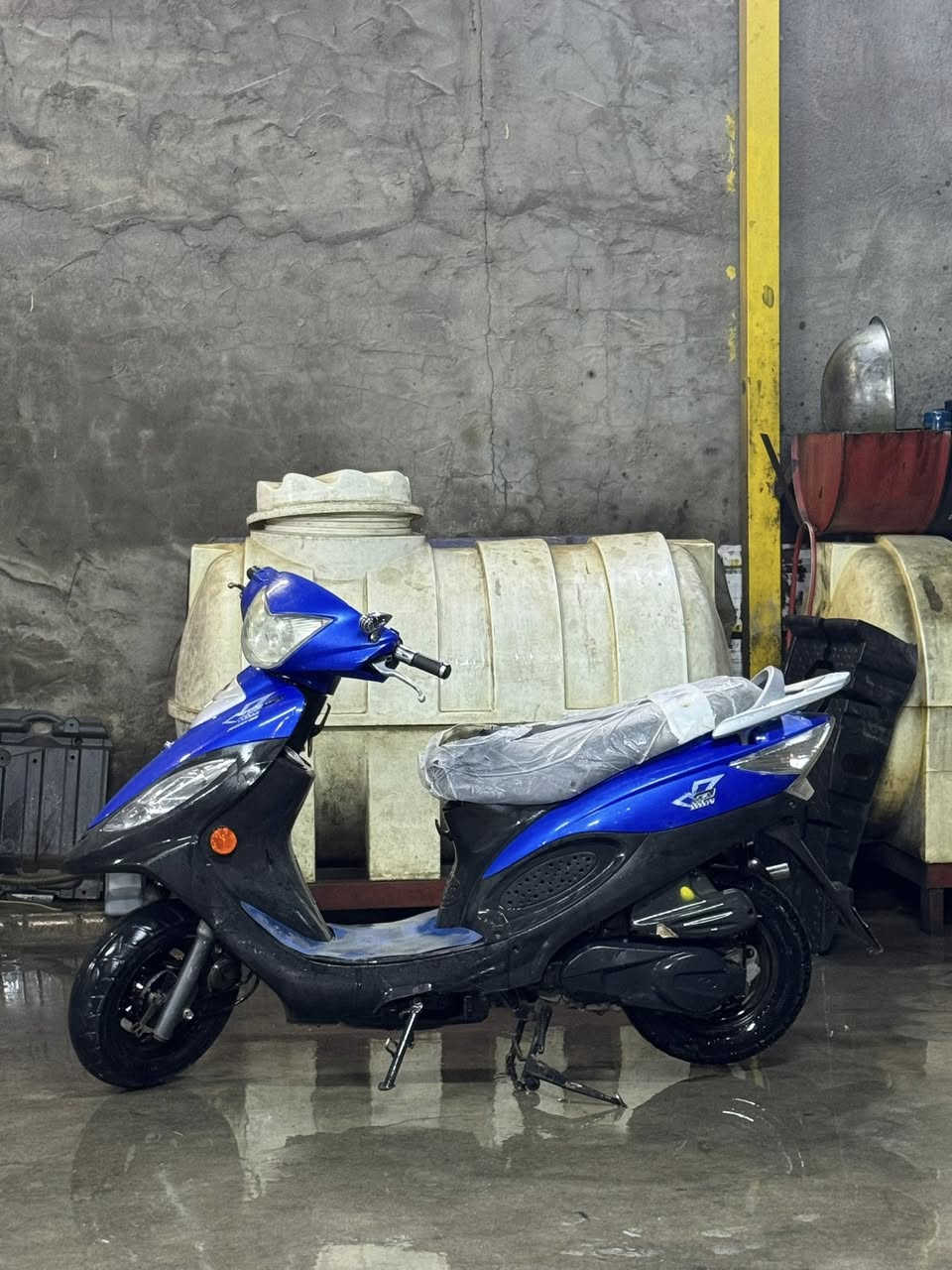 السلام عليكم كامكو 16 دراجه كفاله عامه  بيها صالنصه رياضي اصليه  رقم ***********
