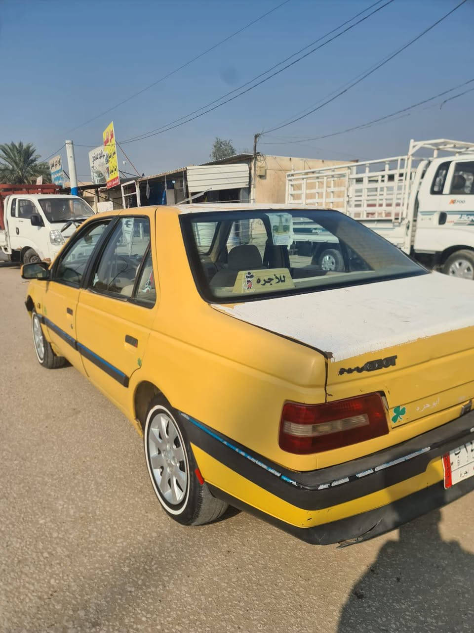 السلام عليكم بيجو للبيع موديل ٢٠١٠ مكينه جديده حداديه نص عمر تايرات ٧٥ ٪ سنويه ٢٠٢٨ مصفره هيئه وغرامات السياره باسمي باقيه بس على استلام الرقم  السياره بيها جاملغ امامي مبدل داخل عسلي كهربائيات جاهزه من الطول للطول تبريد شغال تتدفئه مداور شوكت متريد مكاني بابل شارع ٨٠ السعر ٢٤ وبيها مجال ***********
