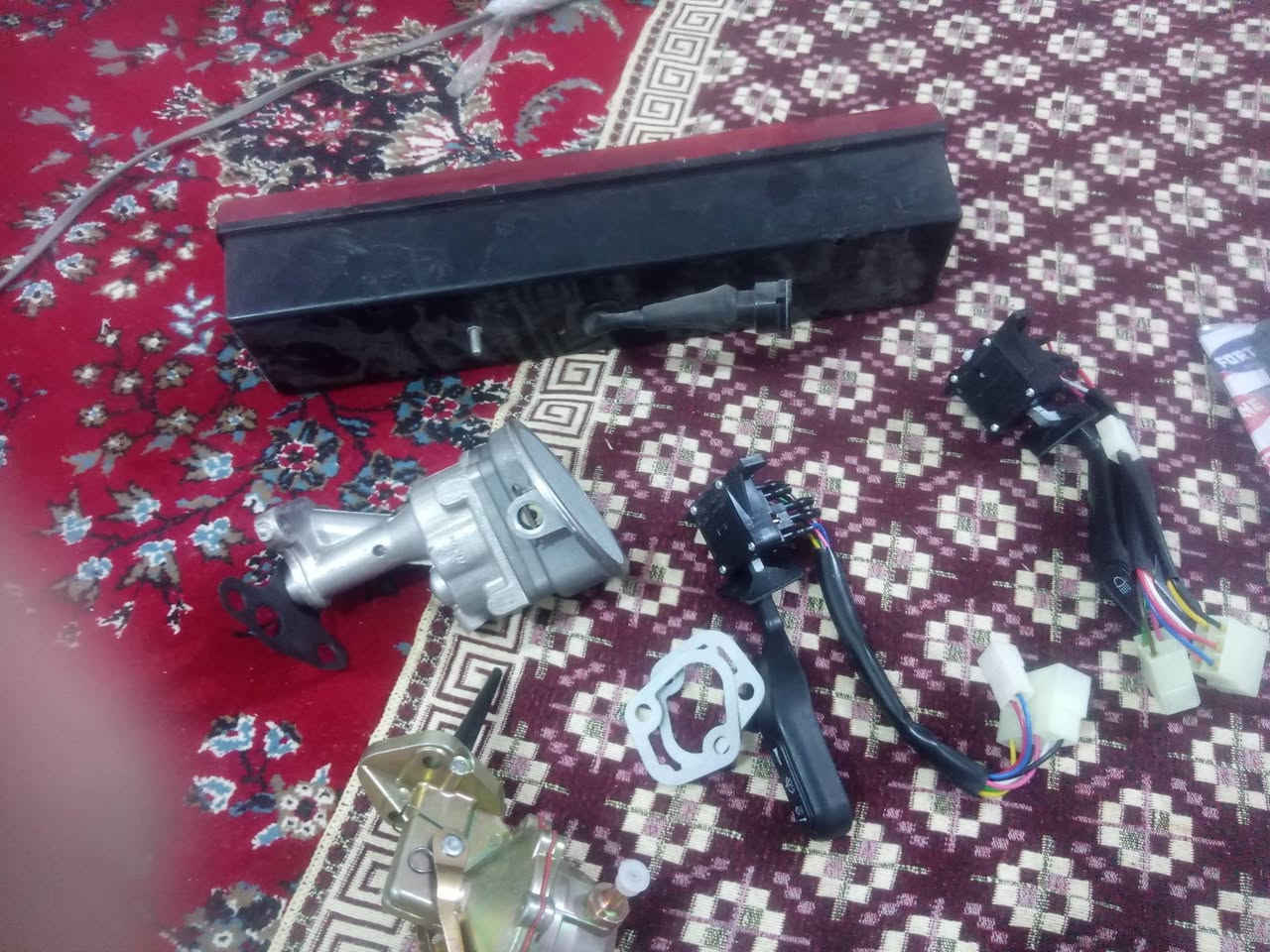 السلام عليكم غراض سياره روسيه اويل بم فيت يدات أشاير مع بك لايت للبيع كله جديد واصلي ***********
