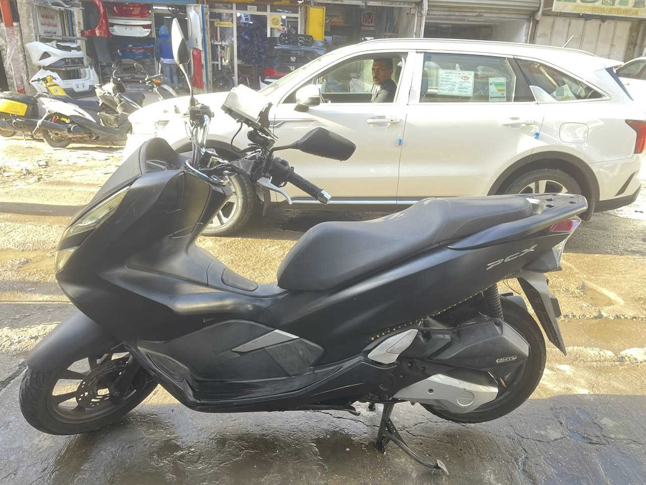 السلام عليكم دراجة pcx جيل الثالث اسود طافي وارد كوري  دراجة مماشيه بلعراق 

العنوان سوق بغداد القصر الابيض 

13ونص  دراجة رنبه 

***********
