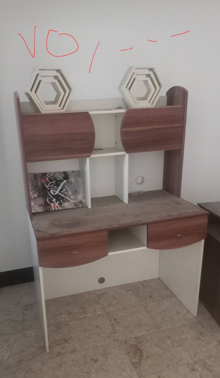 للبيع 
مكانهم نجف سايدين غري سلام 
كل قطعه عليها سعرها 
***********
