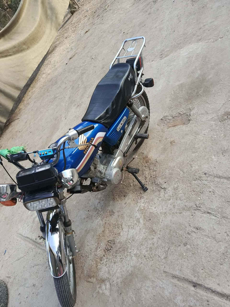 سلام عليكم دراجة لبيع سعر 275 وبيها مجال 
مكلف بنشر ***********
