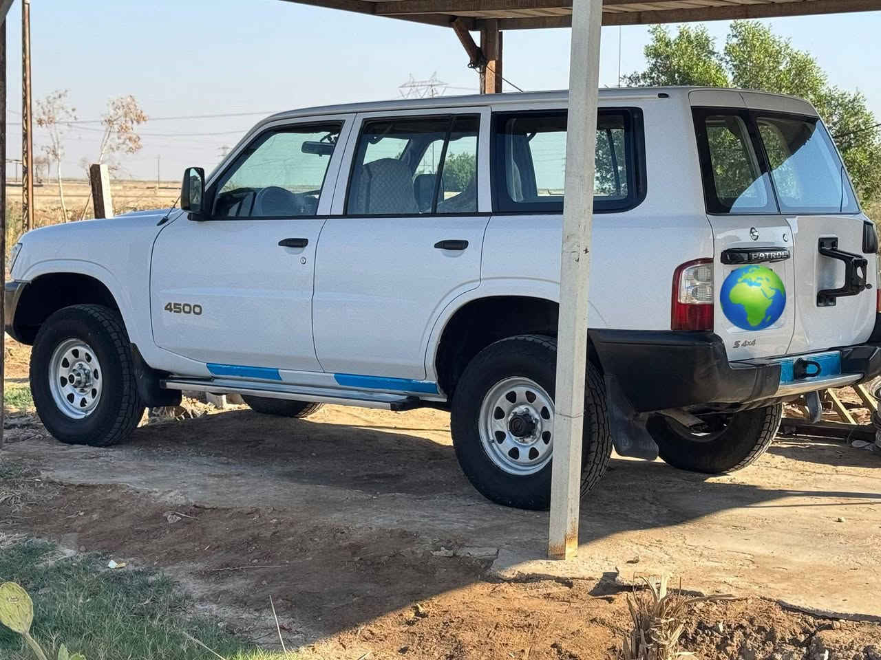 السلام عليكم بترول للبيع موديل 2001 مكفوله وجاهزة مكينه ما مفتوحه على وضع الشركه السعر 120 مكان السيارة ميسان للأستفسار ***********
