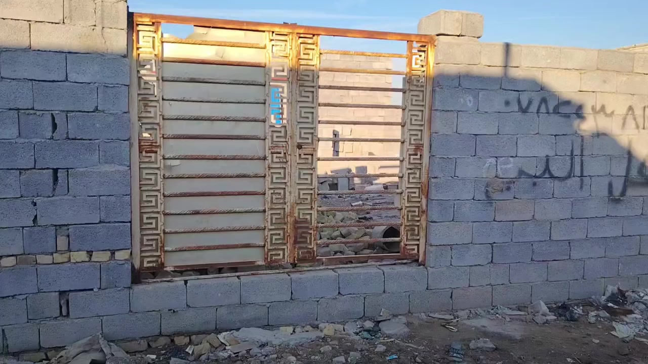 هيكل زراعي ركن مساحته 150البيع على طريق ال عواد مقابل ابو رعد ابو السيراميك يبعد عن الشارع 300متر ماي وكهرباء بلباب الستفسار أكثر على الرقم ***********
