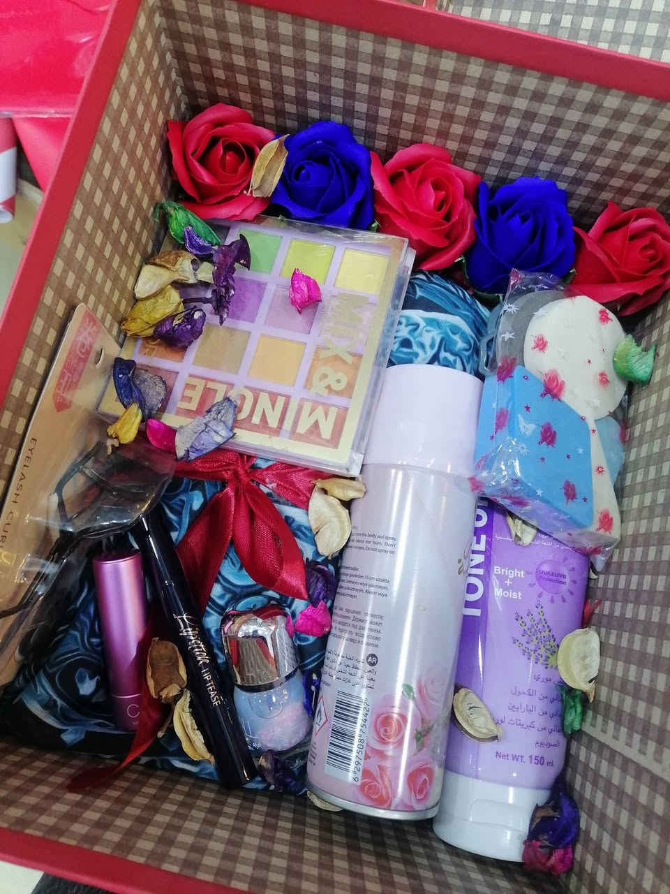 تجهيز طلبيه

هديه من زوج لزجته

بوكس نسائي

يتهنون بيه يارب


**إذا كنت صاحب هذا الإعلان وتريد حذفه لأي سبب، رجاءا أرسل رسالة إلى الدعم الفني**