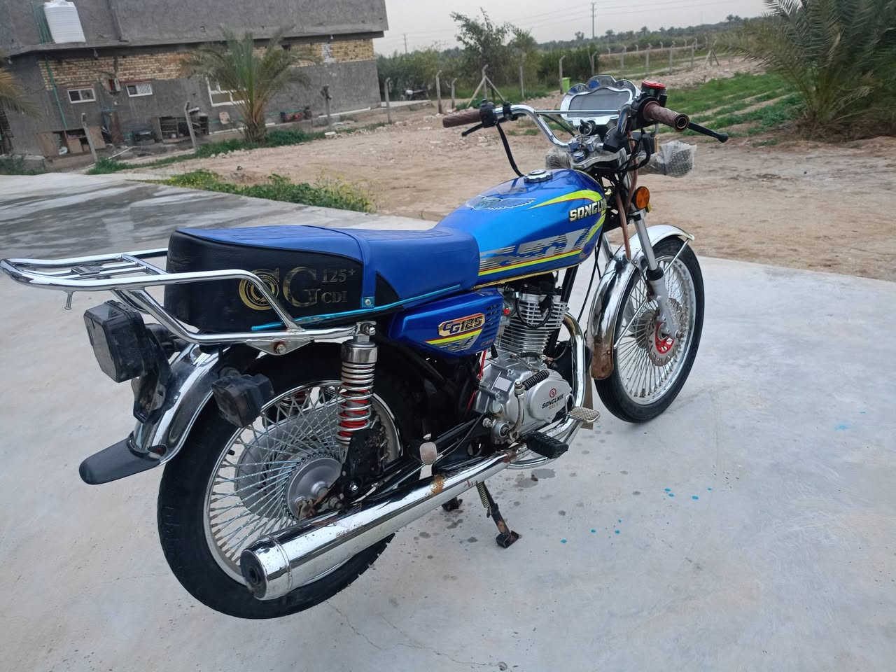 دراجة للبيع موديل 25 محرك كفالة عامة صبانة ممدودا عليها  اوراق كهربايات كلها شغالة اي نقص مبيها سعر 575 مكاني حلة شارع 80 بداعت امك موشراي لاتراسل  متواجد خاص واتساب متواجد رقمي ***********
