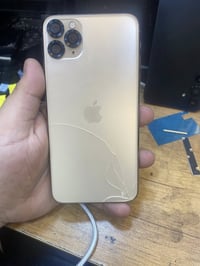 ايفون 11pro max مبدل بطاريه اصليه وشاشه  ضهر مفطور  كله شغال على فحص  ...