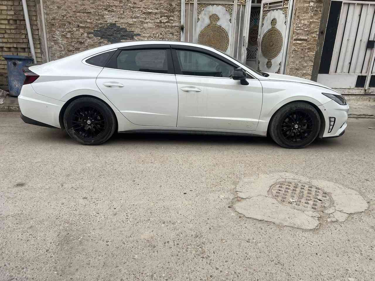 للبيع او مراوس   ((حسب القناعه ))
سوناتا أمريكي 1.6 
موديل 2020
ماشيه 114الف كيلو مو ميل 

 المواصفات Limited فول الأخير 
اوتو بارك
داتا شو 
بانوراما.        
بصمه 
تشغيل عن بعد
تقديم وترجيع بالريمونت
شاشه ديجتال
اناره داخليه محيطيه 24 لون 
كامرات 5 360 درجه 
رادار امامي خلفي 
رادار جانبي 
تحديد مسار 
قيادة آليه 
اوتو هولد
شحن وايرلس 
شفتات بالستيرن 
لايت 4 عدسات زنون 
اناره داخليه أليدي
كشنات جلد خزن ميموري 
كشنات تدفئة تبريد 
كشنات كهرباء 
صندوق ذكي
هاند بريك بصمه
نظام صوت  BOSE دمام
اشاير مري 
مري قلاب 
حساس امامي
حساس خلفي 
تبريد قطعتين 
تبريد بيانو تحكم شاشه 
لد امامي خلفي
مرايه داخليه تعتيم ذاتي 
داخل لون اسود
سمارت كروس كونترول
تحكمات ستيرن فول 
انظمه قيادة 4
ويل كب 17
شاشه كبير 
كامره خليفه محيطيه

السيارة امريكي 
((حادث جاملغ وباب الصدر بدون ايرباك))
((باقي سياره مكفوله))
((صور سونار بالمنشور))
(رقم اربيل تحويل ثاني يوم)

السعر 165 بيه مجال 
كلشي ذاكر بالمنشور اقره
 تفاصيل كامل واتصل
*********** 
مكاني بغداد البلديات
