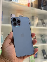 Ip 13 pro max ذاكرة 256g بطارية 88‎%‎ نضافة 99‎%‎ امريكي  السعر 720 ال...