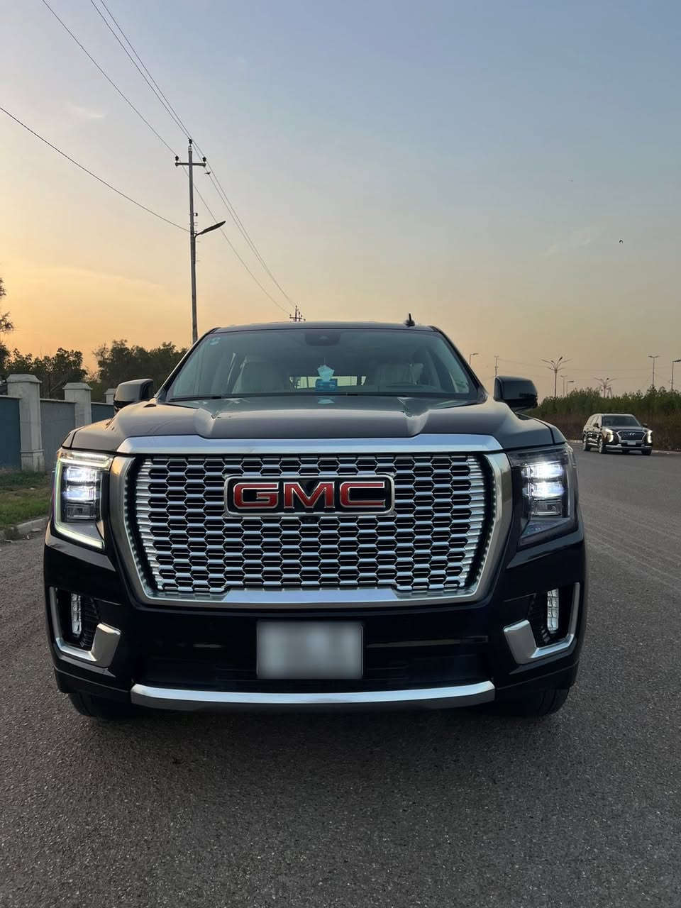 السلام عليكم
جمسي دينالي 2024 وكالة المنصور 
كفاله عامة من الدبل كود والبارد والصبغ 
ماشيه 6000 كيلو السيارة جديدة جداً وبحالة الوكالة 
السيارة رقم بغداد تحويل شوكت ميعجبك 
سعرهه 665$ 
مكان السيارة بغداد البلديات 
رقمي ***********
