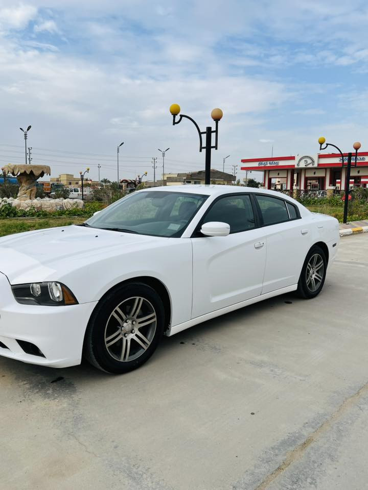 شارجر موديل ١٢ الالون أبيض وارد كندي كفاله عامه رقم بصره نكليزي شاشه جبيره تشغيل عن بعد ويل ١٨ خليجي وبعد هواي مواصفات بيها السياره واحلى من الصور بهواي مكلف بلنشر 
للاستفسار 

رقم صاحب السياره ***********

واتساب***********
