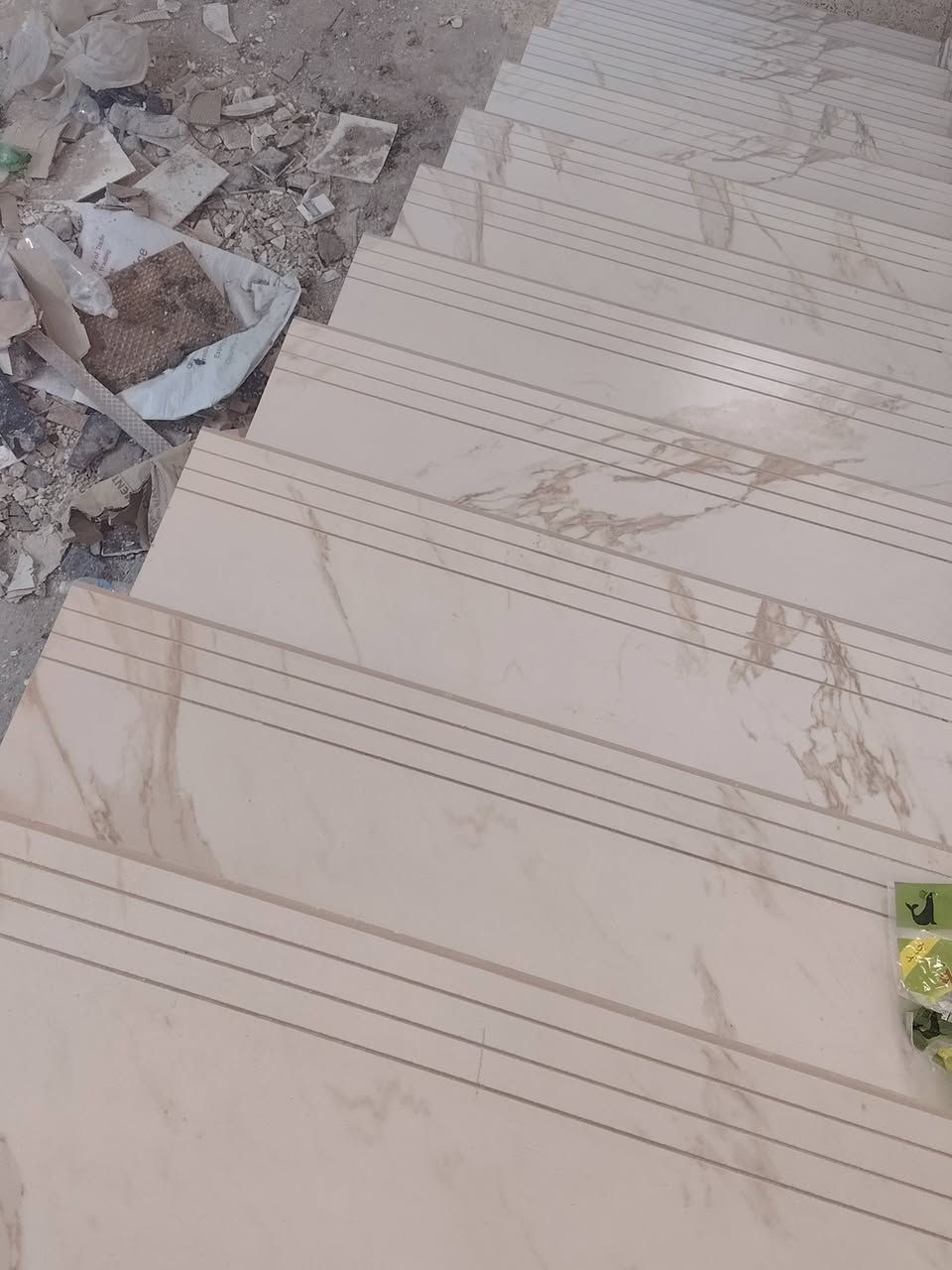 ابو عادل المصري لتركيب جميع انواع السيراميك والبورسلين والمرمروالكاشي تسليم هندسي شغل ليزر درجه اولى *********** بي واتساب متفرغ حاليا
