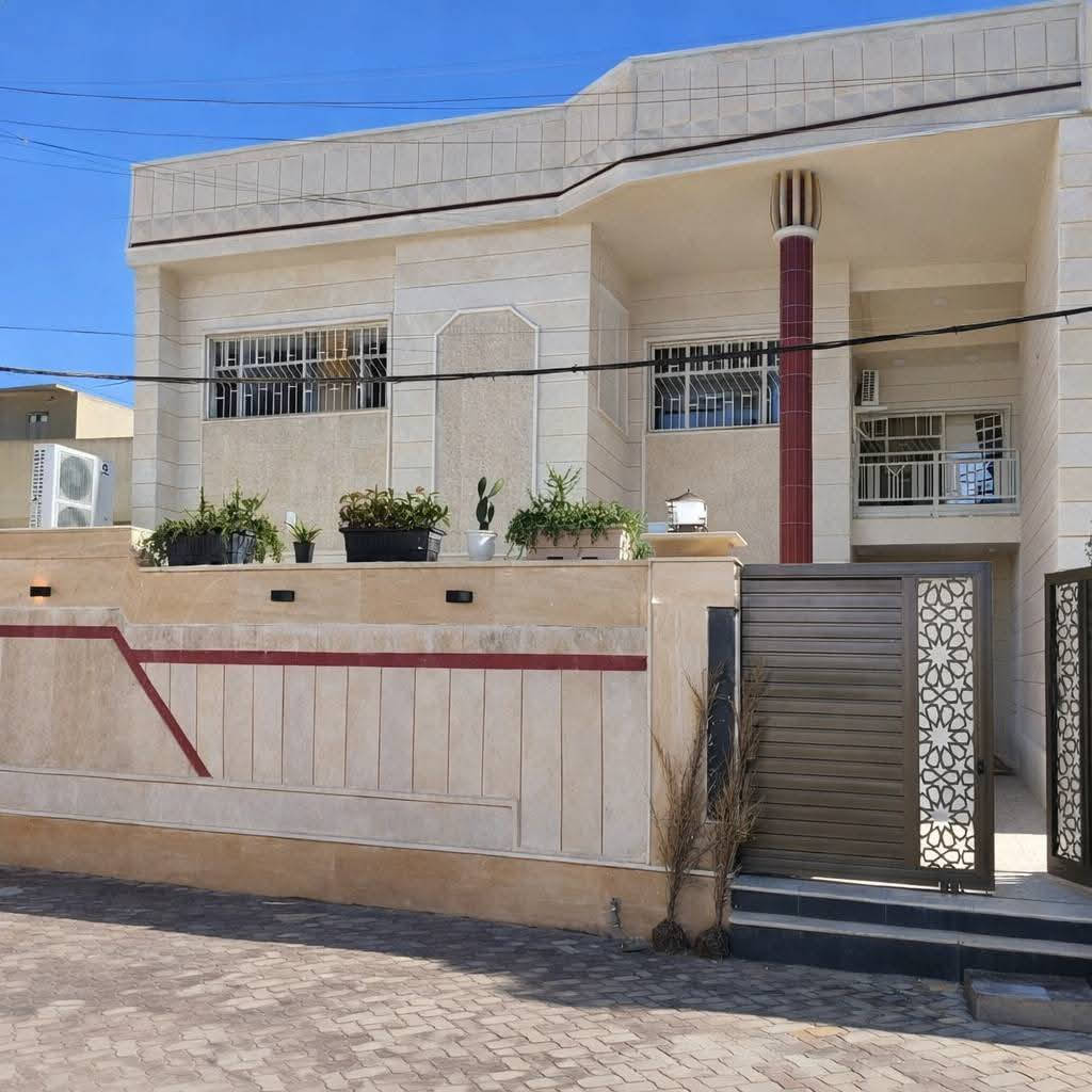 🌎#شركة_ارض_ادم_للوساطة_العقارية

🔴 عقارات الغدير

🔴 #بيت_للبيع الغدير قرب شارع التوت .

🛑عرض الشارع 10m

🔴المساحه 216m

🔴 واحهه 12m

🔴 النزال 16m

🔴 طابق الارضي كراج خدمات خارجيه حديقه مدخل مطبخ  و كليدور استقبال  صاله  ساحة درج منور غرفة نوم

🔴 طابق الثاني يحتوي اربع غرف نوم خدمات

التفاصيل اكثر يرجى الاتصال 👇
***********
***********
