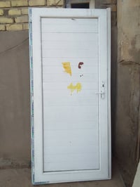 من رخصة الادمن باب المنيوم تسكام مو سوكيه الارتفاع مترين والعرض 90سم ا...