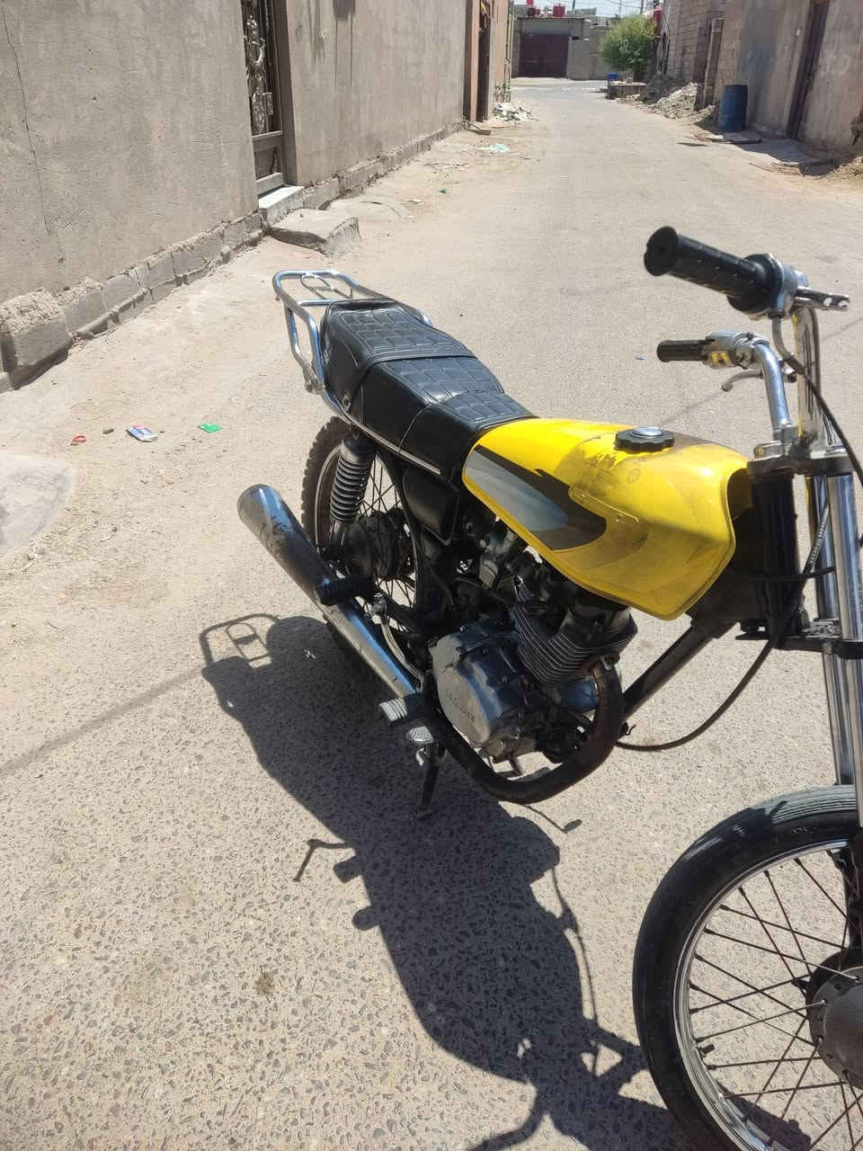السلام عليكم شباب دراجه للبيع ادوات الدراجه فقط كايمه وتمشي وحلوه الدراجه السعر 150 مستعجل علا بيعته العنوان البصره كرمة علي اللطيف السعر قفل لحد يداهرني ***********
