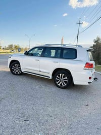 لاند كروز 2019 فئة كراند تورنك سيارة بلادية مكفولة من كلشي محرك 8 ماشي...