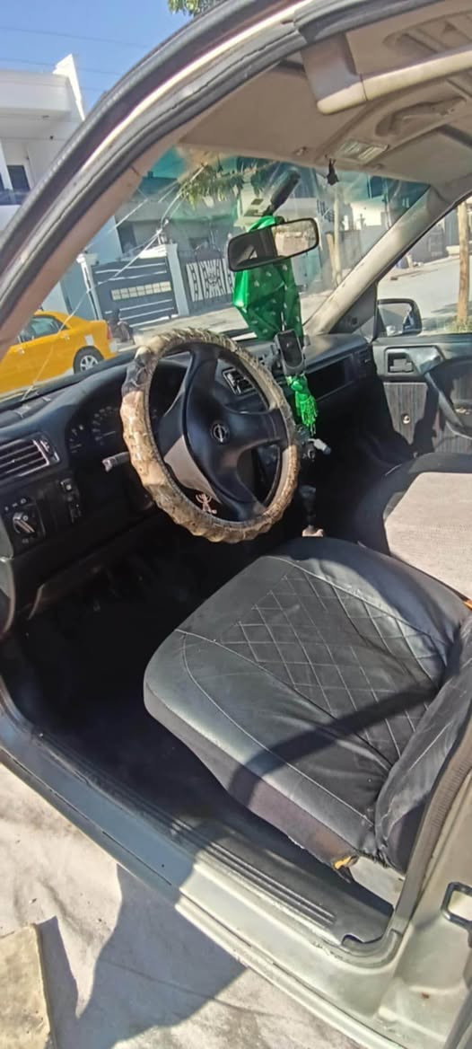 ئوپل مووديل ٩٢ مةكينة ١٨ گير عادي يةك ليدراوي لاي سةكني هةية تةعمير عامة سةيارةكة زور مةزبووتة سةنةوي بةشةرتي اوليات سعري ١٩ و معملةية كةم 
*********** كركوك, العراق
