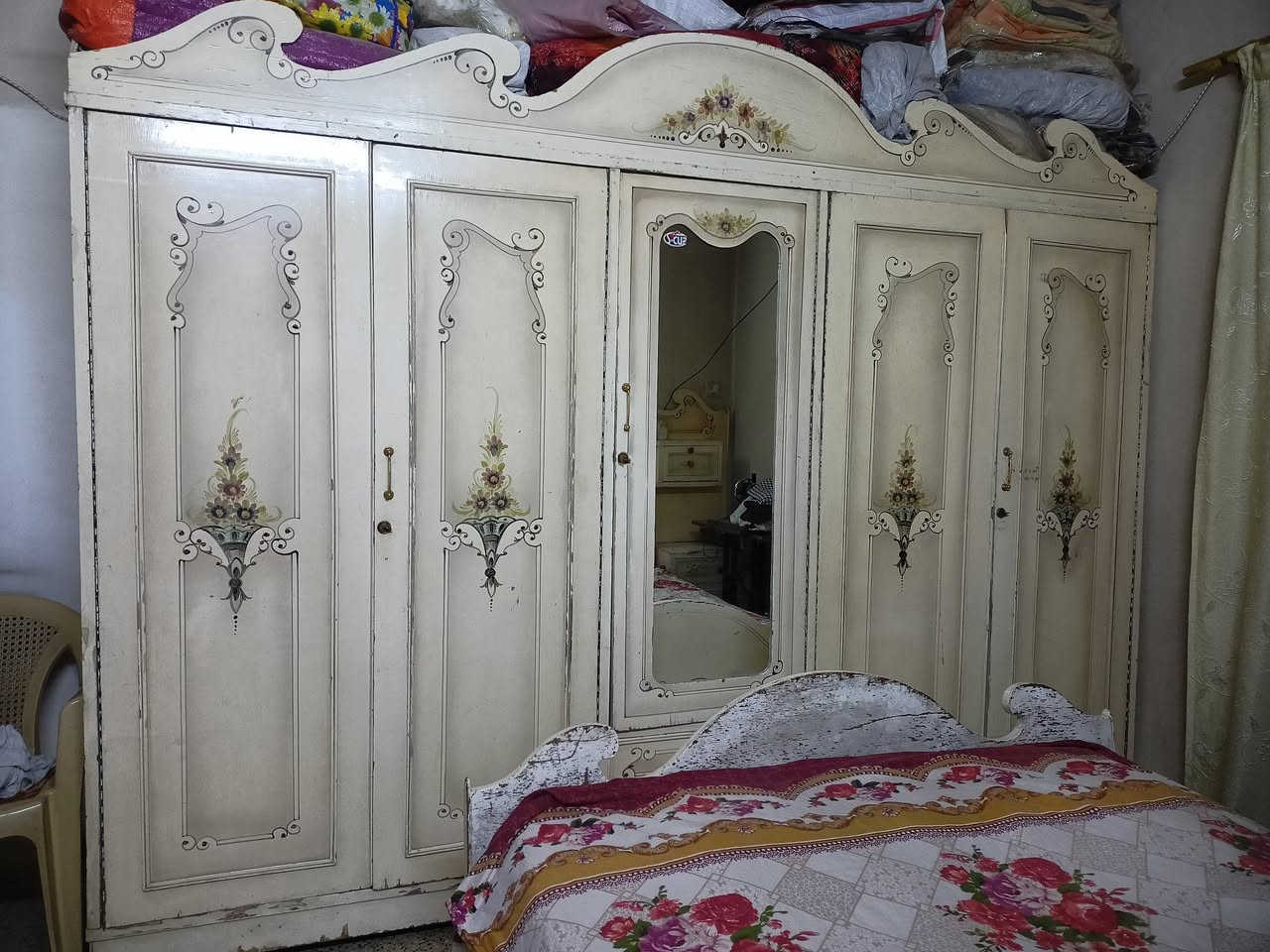 السلام عليكم
غرفة نوم للبيع 7 قطع 
 ب 250


**إذا كنت صاحب هذا الإعلان وتريد حذفه لأي سبب، رجاءا أرسل رسالة إلى الدعم الفني**