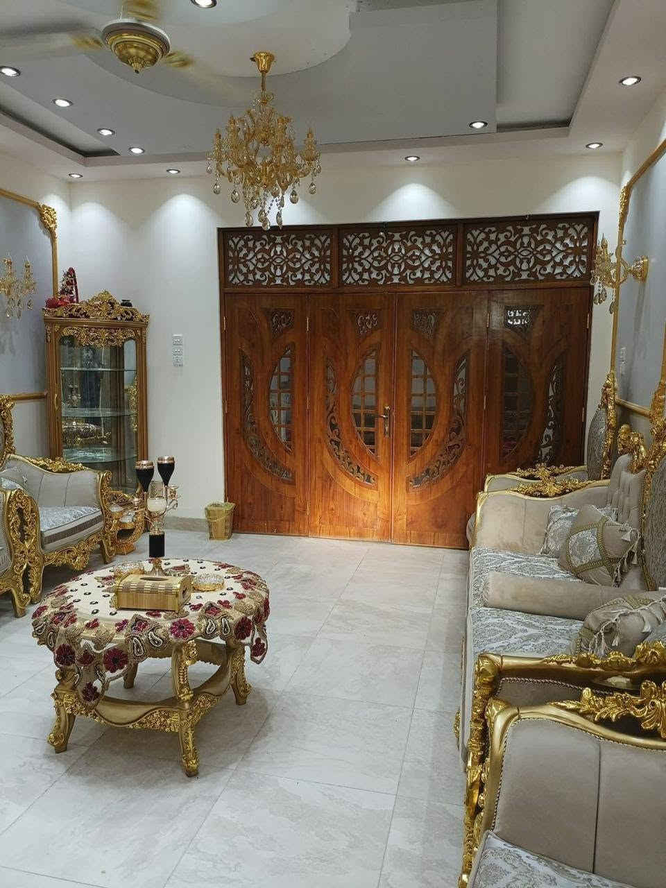 بيت للبيع المساحه ٣٠٠ متر الفحامه قرب جزيره بغداد شارع المركز شارع التبليط  للاستفسار على هذا الرقم ***********
