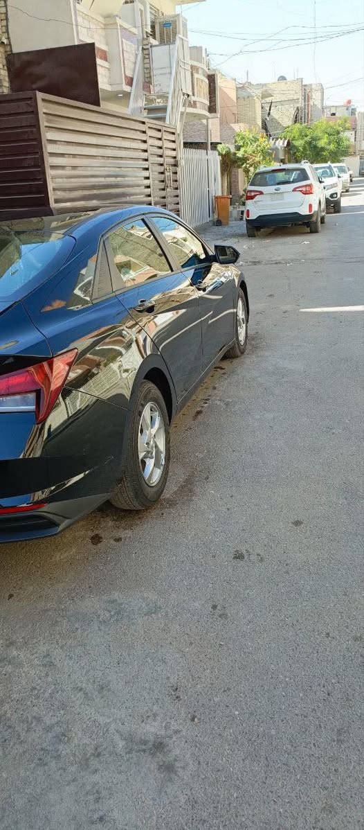 السلام عليكم النترا موديل 2023وارد امريكي بيه بس خشم البنيد  وايرباك استيرآ طاك وبدون اي شواصي او لغد السياره نضيفه كلشش ماشه 26 
مواصفات السياره 
1 تحكمات مقود 
2 قياده ذاتيه
3توقف ذاتي 
4تثبيت مسار 
5 اوتو هولد
6شاشه كبيره 
7 شاشه كامره دواره
8شاشه تدعم الكار ابلي 
9 رادار امامي 
10 رادار خلفي 
11 رادار جانبي 
12ڤيو
13ثلاث انضمت قياد 
اسبورت نورمر سمارت
14 لايت اوتو  
15 حساس اطارات
16 شاشه اعطال 
17 انضمة ترحيب  
مكينه 2000 دوش
كير AT
رقم اربيل 
رقمً الجديد
155بيه مجال  
مكان السياره بغداد القاهره 
***********
