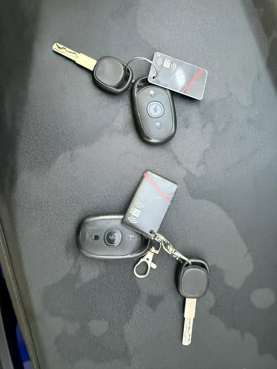 السلام عليكم دراجه شحن للبيع الدراجة كامل مواصفات مكفولة كفالة عامة فقط شخوط في الكفرات كما موضح في الفيديو الدراجة ماشية 3500 سعر الدراجة 800 الف وبيه مجال 
رقم الهاتف *********** بي واتساب
