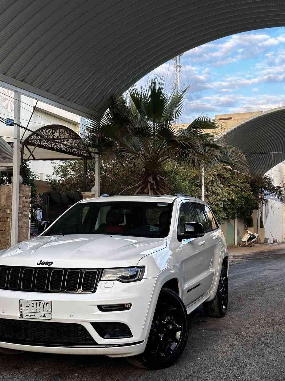 ‎جيب  ( s ).

‎المودل:2021. (وارد خليجي  ) .

السيارة كلش نظيفة برغي ما مبدل 
‎العداد : 53 km وليس ميل

‎#المواصفات :

‎* نقطة عمياء .
‎* دفع رباعي 4x4 . 
‎*  داخل  ماروني (المرغوب حاليا)
‎* مقاعد جلد . 
‎* رقم بغداد ( مشروع وطني )
‎* المقاعد الأمامية كهربائية .
‎* كشن ميموري . 
‎* صفي المقاعد الأمامية تدفئة . 

‎* رقم بغداد 
‎* ويل قياس 20 انج .
‎* مرايا جانبية هيتر . 
‎* مرايا جانبية خاصية التعتيم 
‎* مرايا وسط خاصية التعتيم 
‎* ستيرن هيتر  .
‎* شاشه كبيرة 8.4 انج .
‎* نظام خاص للطرق الوعرة . 
‎* تشغيل عن بعد .
‎* صندوق كهربائي .
‎*  حساسات خلفية .
‎* كاميرا خلفية .
‎* مودات قيادة .
‎*نظام رياضي ( Sport )
‎*نظام اقتصادي ( Economic ) 
‎* نظام توقف ذاتي خلفي . 
‎* مرايا جانبية قابلة للطي . 
‎* بلوتوث وباقي جميع المنافذ . 
‎* مثبت سرعة . 
‎* نظام اوتو بارك 
‎* نظام تشغيل واطفاء اوتماتيكي للمحرك للتوفير من صرف الوقود . ( Auto Start System ) .
‎*بانوراما  
*السيارة بيها طخه صغيرره فوك بك لايك ‎الخلفي
‎السعر 35 الف وبيها مجال بسيط 
السيارة جدا نظيفة
***********
***********
‎
