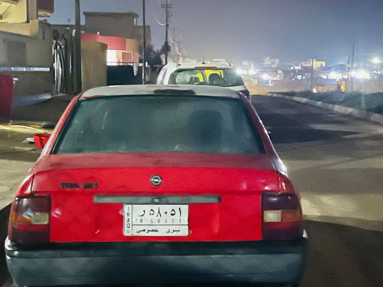 السلام عليكم سياره اوبل فكترا للبيع حجم ١٨ لون احمر موديل ٩٢ كير عادي السياره مصبوغ جاملغ الخلفي ودوائر والدوسات سياره حلوه ونضيفه كير ومحرك بشرط سياره لاصرف ولانفخ ولا رخاوه سالمه من الخيسان بيع او مرواس بفكترا. العنوان موصل تلكيف قرب جامع الياسين الاتصال على الارقام التاليه
.كورك   *********** /اسيا *********** /متواجد على الخاص
