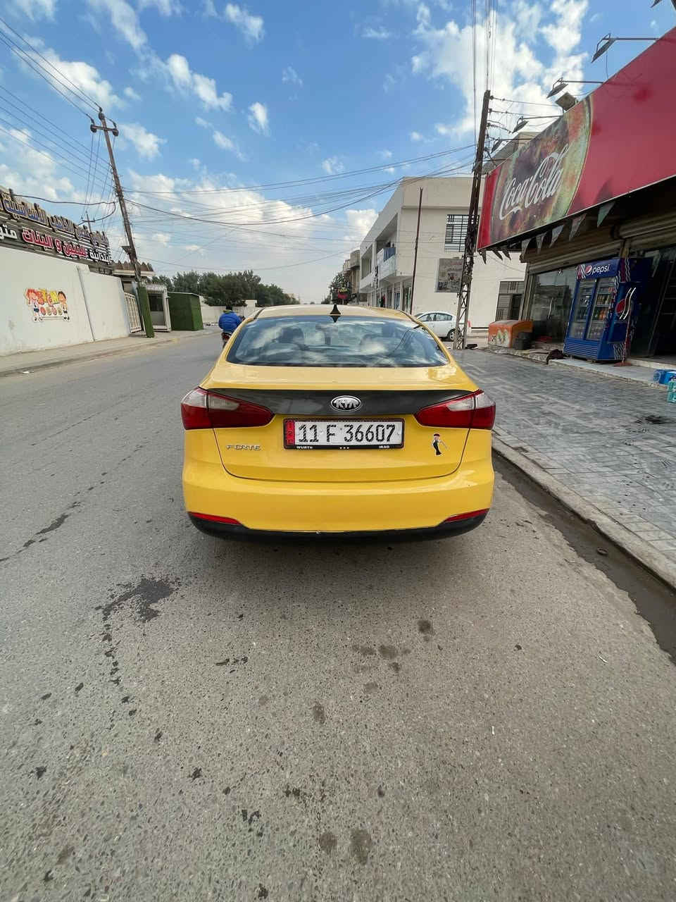 يا الله سلام عليكم
كيه فورتي وارد امريكي
موديل 2014 حدثه بنيد
بدون دوخل الغود شواصي 
تكم حوض قماره كله جديد
تخم تاير صدر مامي خلفي 
اليبلا واحد بدون تبديل 
تفته تبريد سياره جديده 
معنه كلامه كله ع وضع شركه
مكينه 1800دوش 
كير اي تي المرغوب
مصفره هياء غرامه 
السعر 106وبيه مجال حك جيه ماشيه ١٠٣
***********
