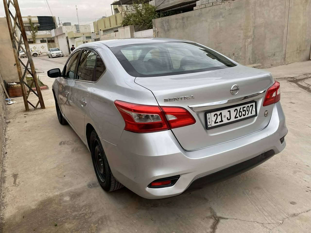 للبيع. نيسان سينترا.
موديل ٢٠١٧ امريكي مواصفات S
تبريد ثلج سنويية. جديد 2030
بيية بطاقة. بنزين.
بشرط كير مكينة
تحويل ثاني يوم 
تخم تايرات جديد
بيية قطعتين صبخ بدون داخل.
رقم صاحب سيارة
 ***********
 ***********
